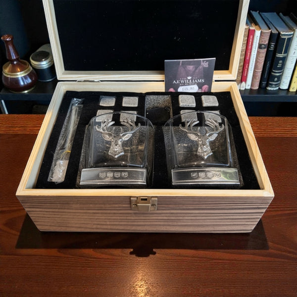 AE Williams Set of 2 Whisky Glasses with Whisky Stones Stag