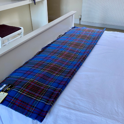 Andersoin Modern Tartan Knee Blanket