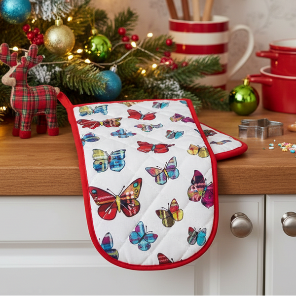 Butterfly tartan oven gloves