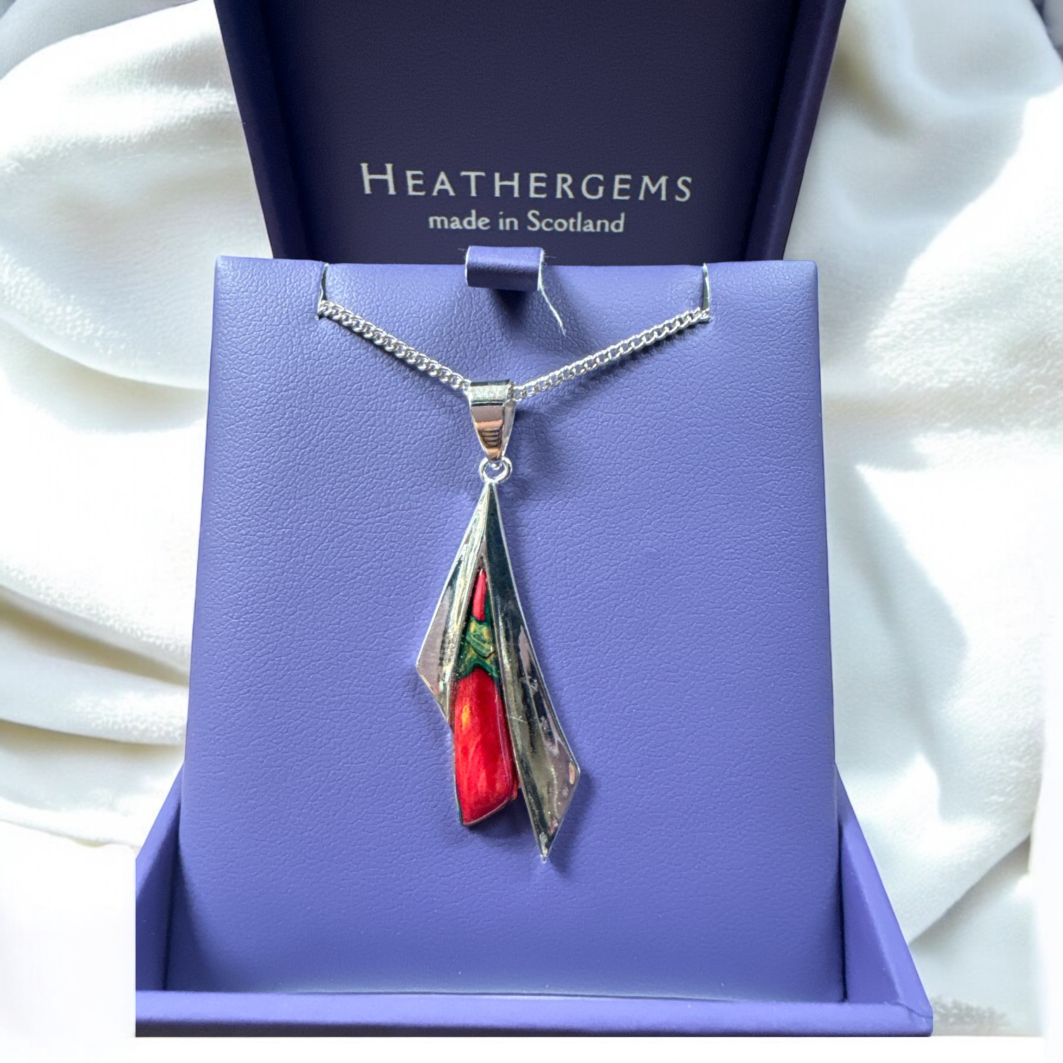 Heathergems  Sycamore Pendant red and green