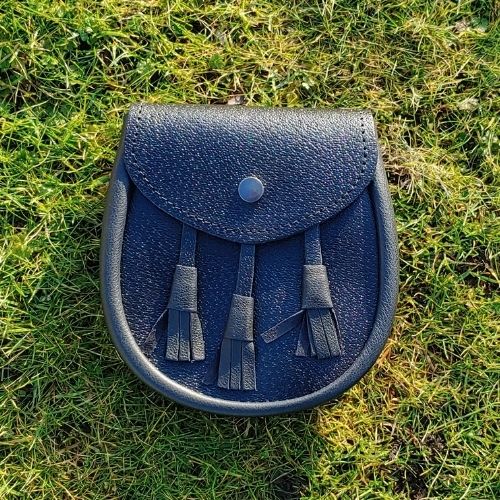 Grained Buttoned Black Day Wear Sporran with Genuine Leather by Gleann Righ